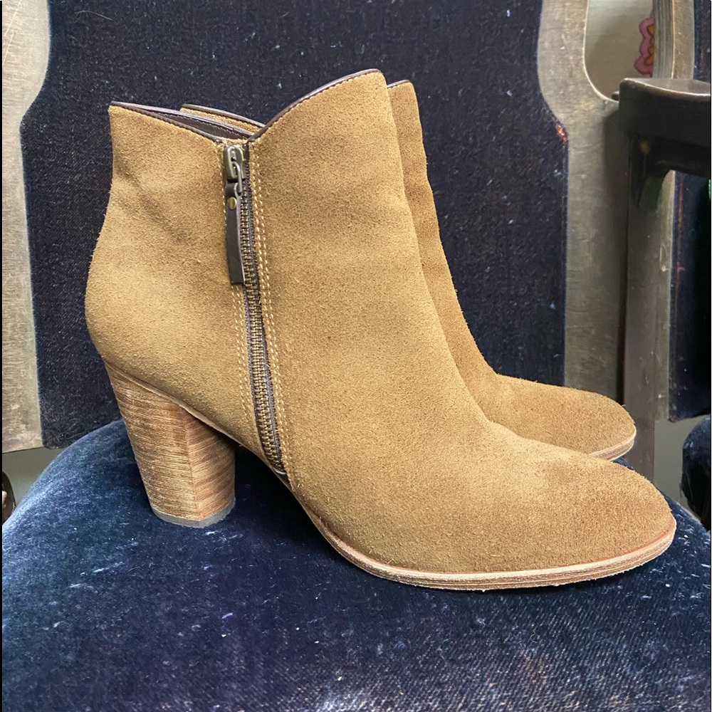 ✨SOLD!✨ Cole Haan camel suede ankle booties 🐪👣